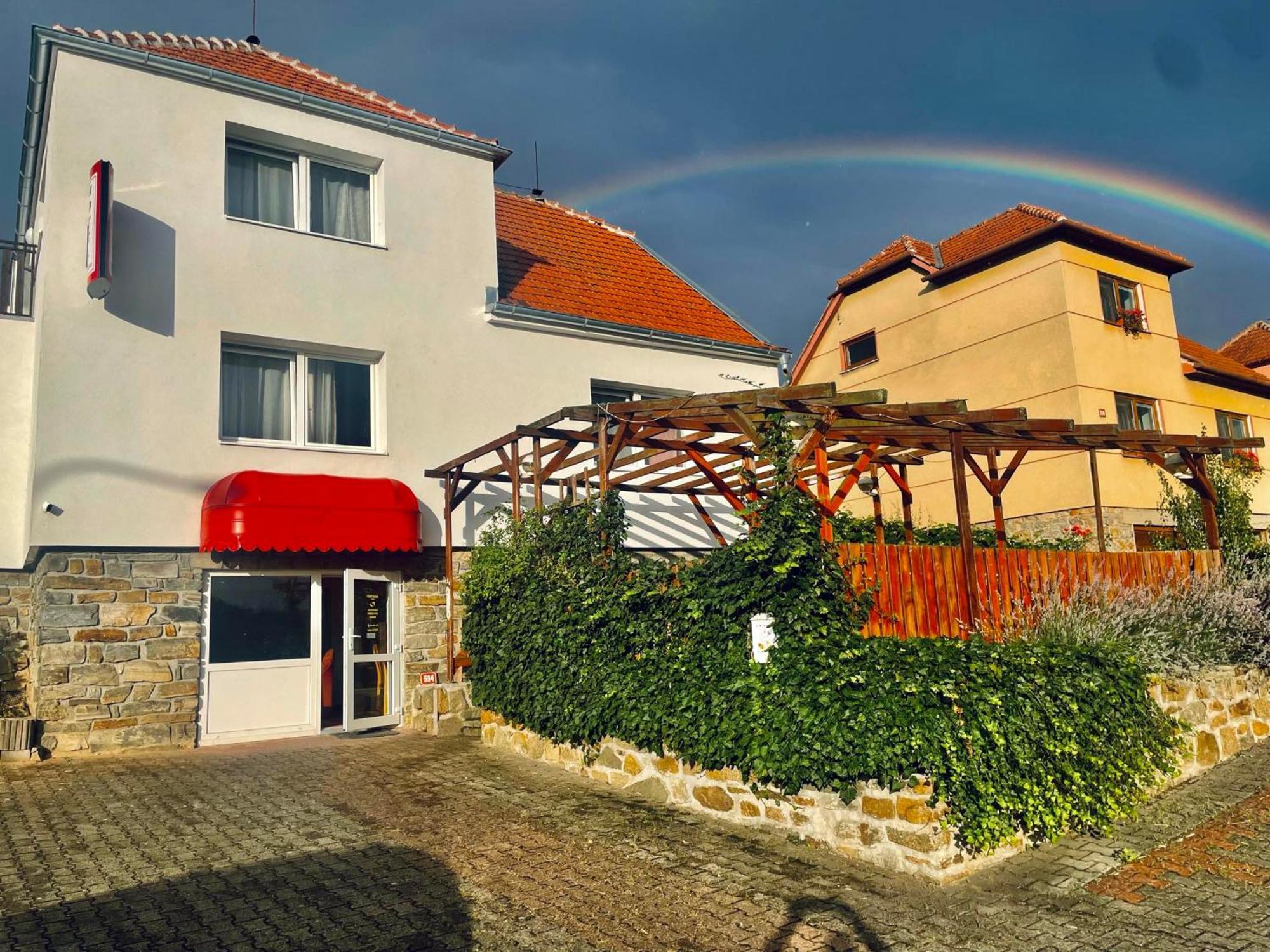 Náměšť nad Oslavou Penzion Fontana酒店 外观 照片